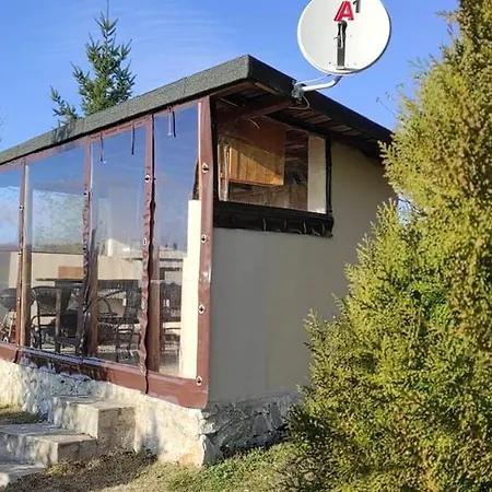 At Three Oaks Къща за гости Vizitsa